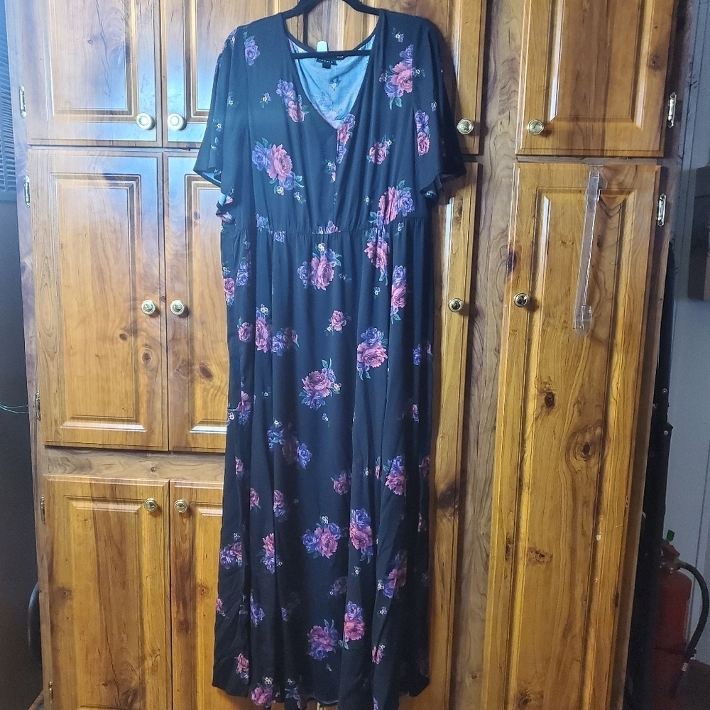 Torrid Floral Design Slit Black Cap Sleeve Maxi Dress Size3